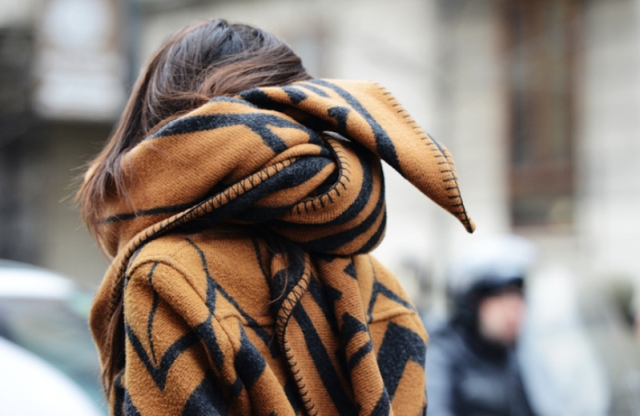 louis-vuitton-blanket-scarf-milan-fashion-week-street-style-2013-scarf-accessory-nyc-street-style-trend-hot-right-now TheMysticalBrunette